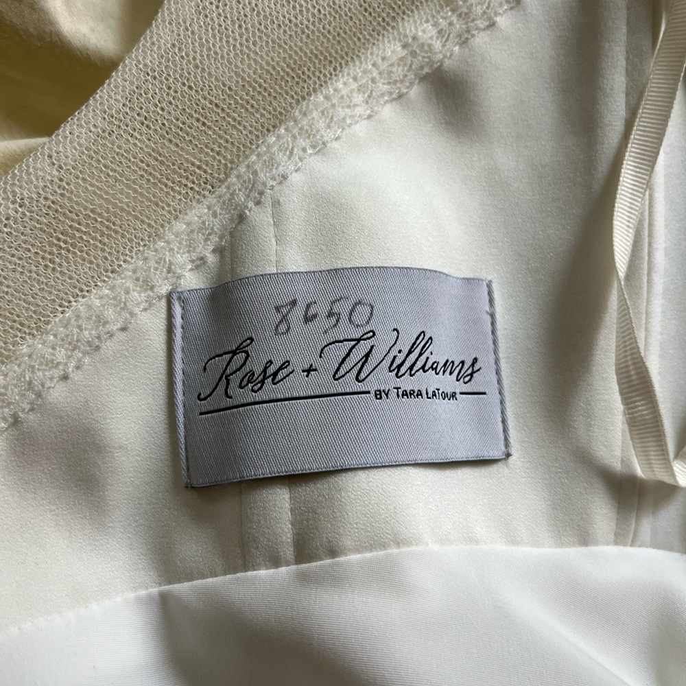 Tara Latour wedding gown - Picture 4 of 7